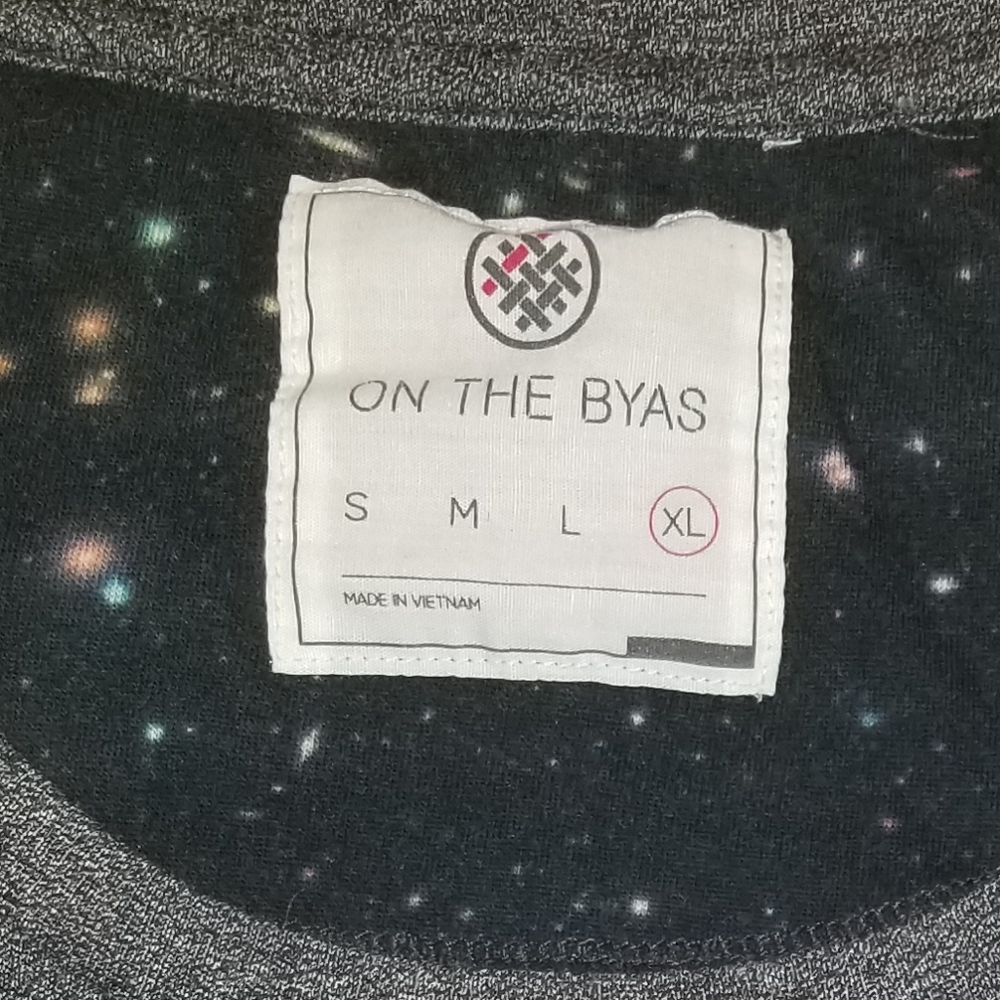On the byas galaxy pocket shirt XL - Picture 4 of 4